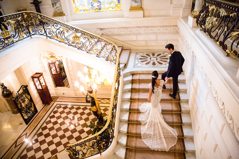 Why get married in Paris - Sumptuous Events - Shangri La staircase